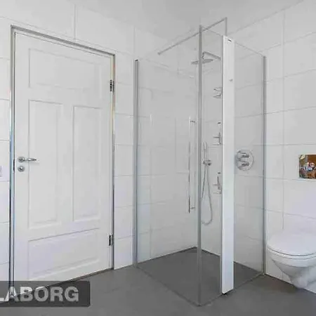 Great 8 Person House Free Use Of Car! * Reykjavik